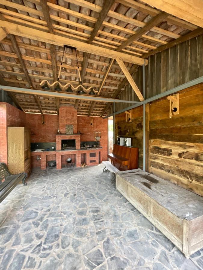 Zaali'S Wine Cellar Bed & Breakfast Vani Ngoại thất bức ảnh